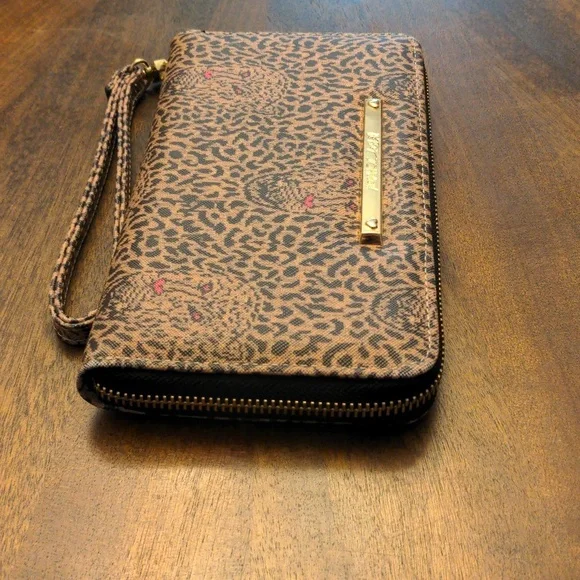 Betsey Johnson Leopard Print Zip-Around Wristlet Wallet - Picture 3 of 13